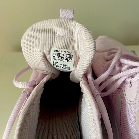 Adidas pink running shoes - Picture 5 of 6